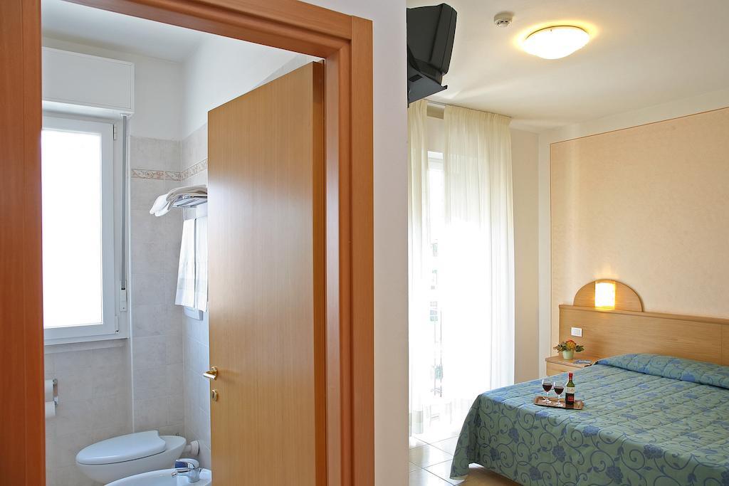 Hotel Marina Bardolino Exterior photo